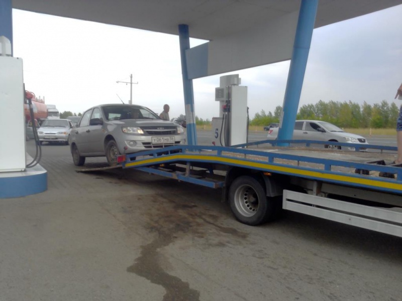 Автомобили оренбуржцев сломались сразу после заправки топливом